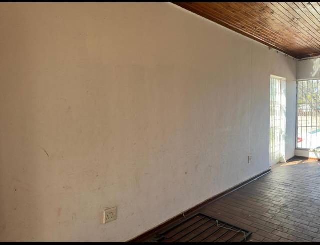 13 BEDROOM CLUSTER FOR SALE IN ERASMIA